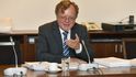 „Výsledky kontroly ukázaly, že stát podcenil přípravy na krize a na problémy při jejich zvládání,“ uvedl prezident NKÚ Miloslav Kala.