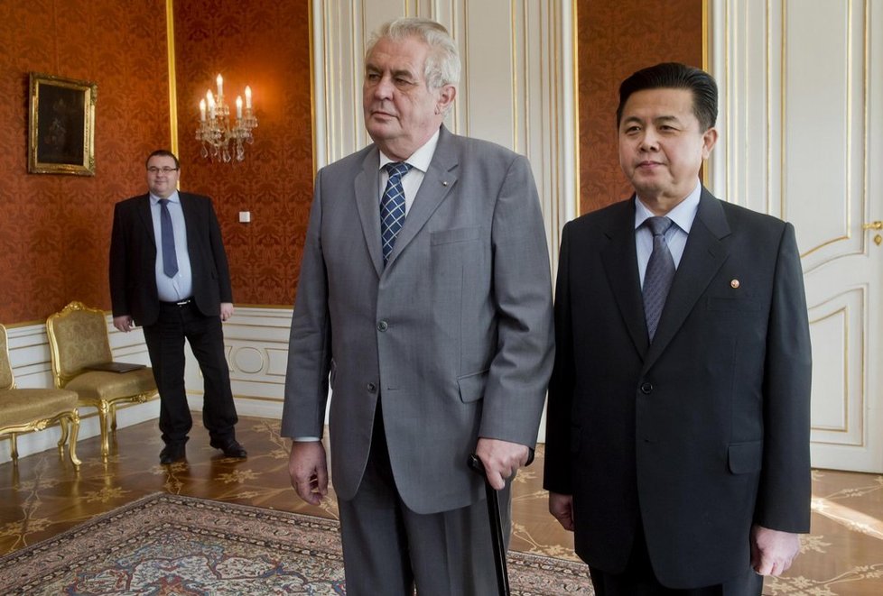 Prezident republiky Miloš Zeman převzal na Pražském hradě pověřovací listinu nového velvyslance KLDR Kim Pchjong-ila.