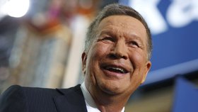 Guvernér státu Ohio John Kasich zahájil kampaň do prezidentských voleb v USA v roce 2016. Má české kořeny.