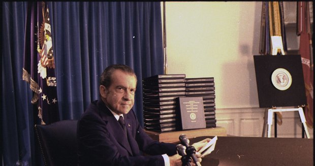 Chtěl odposlouchávat návštěvy i protivníky: Dodnes se Nixonovi kvůli aféře Watergate lidé smějí