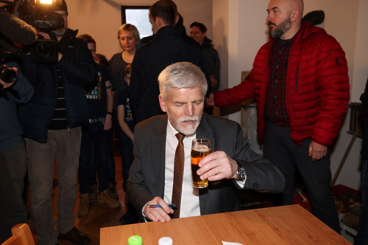 Prezidentské volby 2023: Petr Pavel v kulturním domě v Černoučku. (27. 1. 2023)