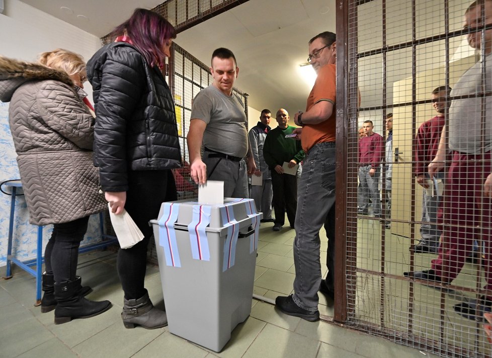 Prezidentské volby 2023: Odsouzení vězni hlasují do volebních uren ve Věznici Rapotice. (27. 1. 2023)