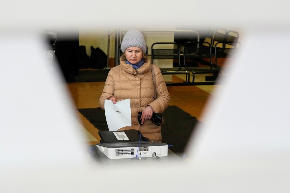 Prezidentské volby v Rusku pokračují druhým dnesm ze tří (16.3.2024)