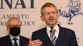 Předseda Senátu Miloš Vystrčil na tiskové konferenci ke zdravotnímu stavu prezidenta Miloše Zemana (15.10.2021)