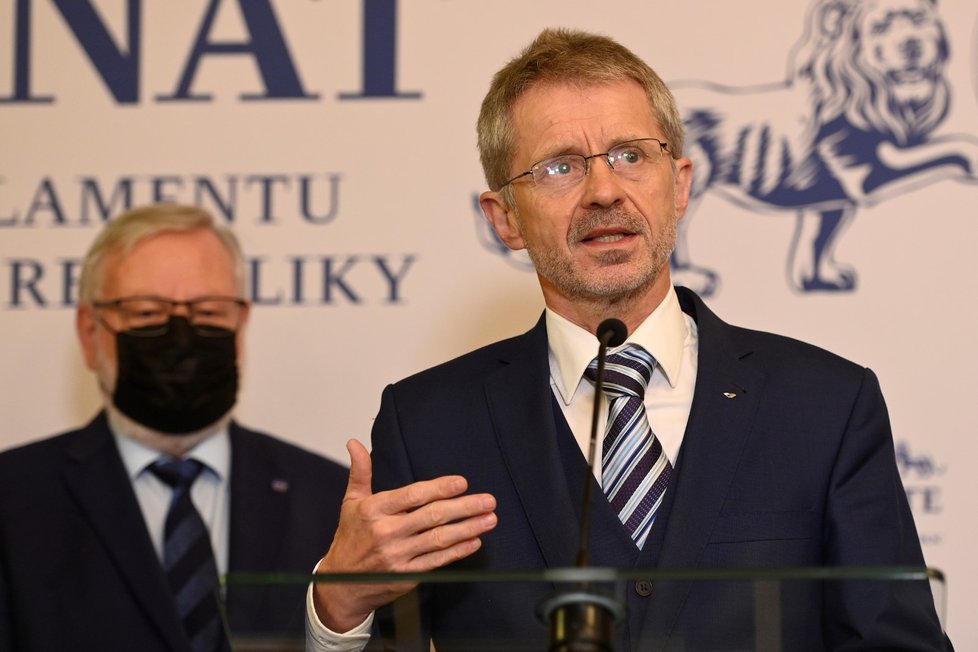 Předseda Senátu Miloš Vystrčil na tiskové konferenci ke zdravotnímu stavu prezidenta Miloše Zemana (15.10.2021)