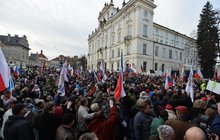 Jak se na Hrad volá, tak se z Hradu ozývá. Fiala si kritikou Zemana pěkně naběhl!