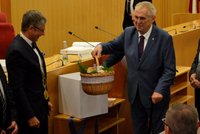 Žádná slivovice! Zeman dostal v Ostravě houby!