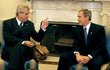 2011 Zeman v Bílém domě s Bushem mladším, ovšem to ještě nebyl prezidentem.