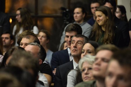 Debata prezidentských kandidátů na Právnické fakultě: Andrej Babiš v publiku