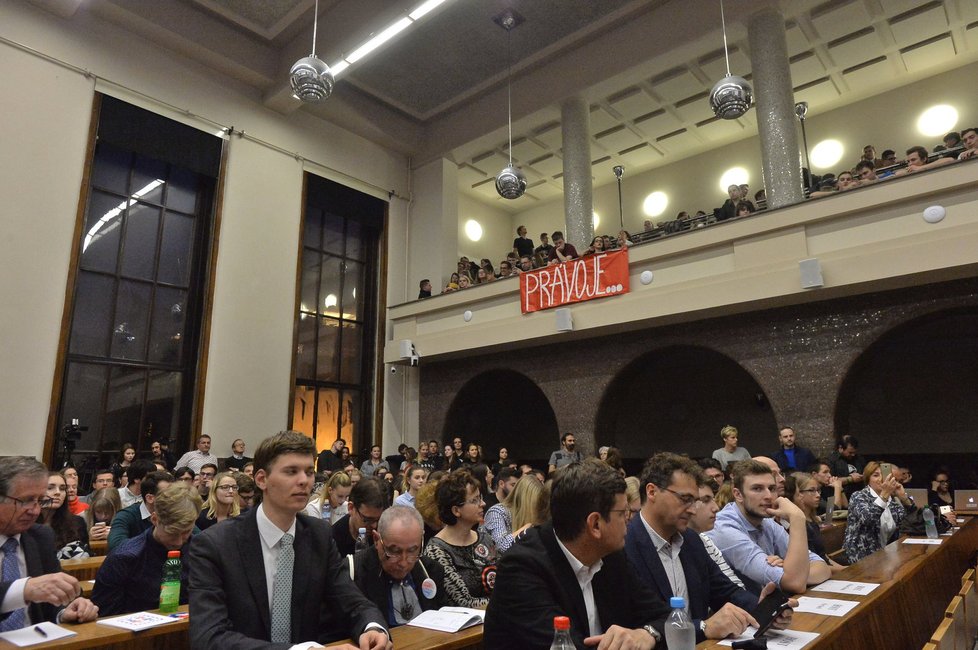 Na Právnické fakultě v Praze se uskutečnila debata prezidentských kandidátů (8. 11. 2017).
