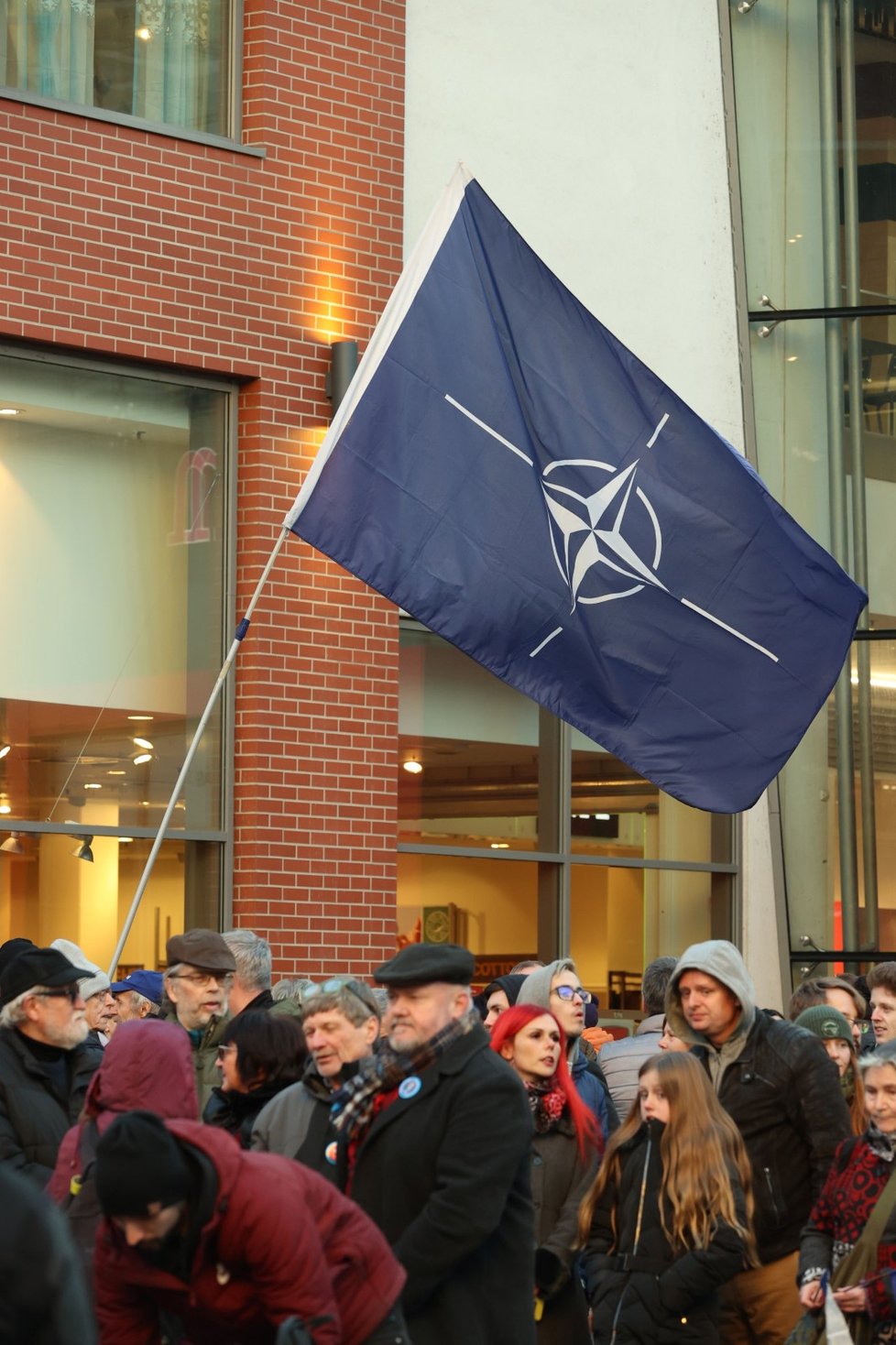 Fanoušci v Ústí nad Labem čekají na Petra Pavla (17. 1. 2023).