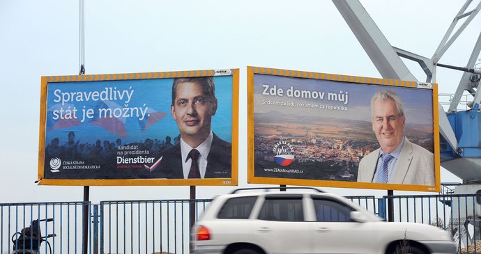 Billboardy prezidentských kandidátů Dienstbiera a Zemana