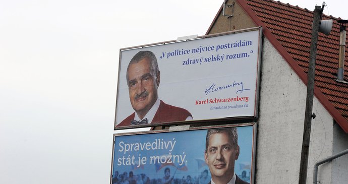 Billboardy kandidátů na českého prezidenta: Kníže je znepokojen stavem české politiky. Není sám