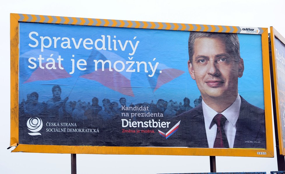 Spravedlivý stát je možným, říká z billboardu Diestbier mladší. Jak k němu ale dojít, to neprozrazuje