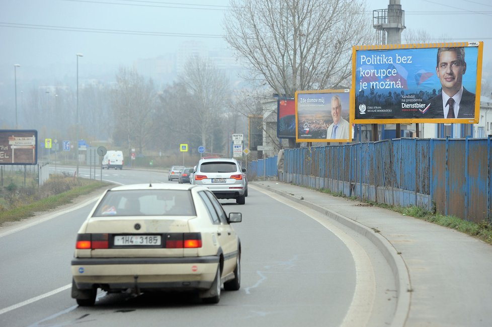 Billboardy kandidátů na českého prezidenta