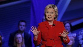 Clintonová v poslední televizní debatě: Jsem prověřeným bojovníkem