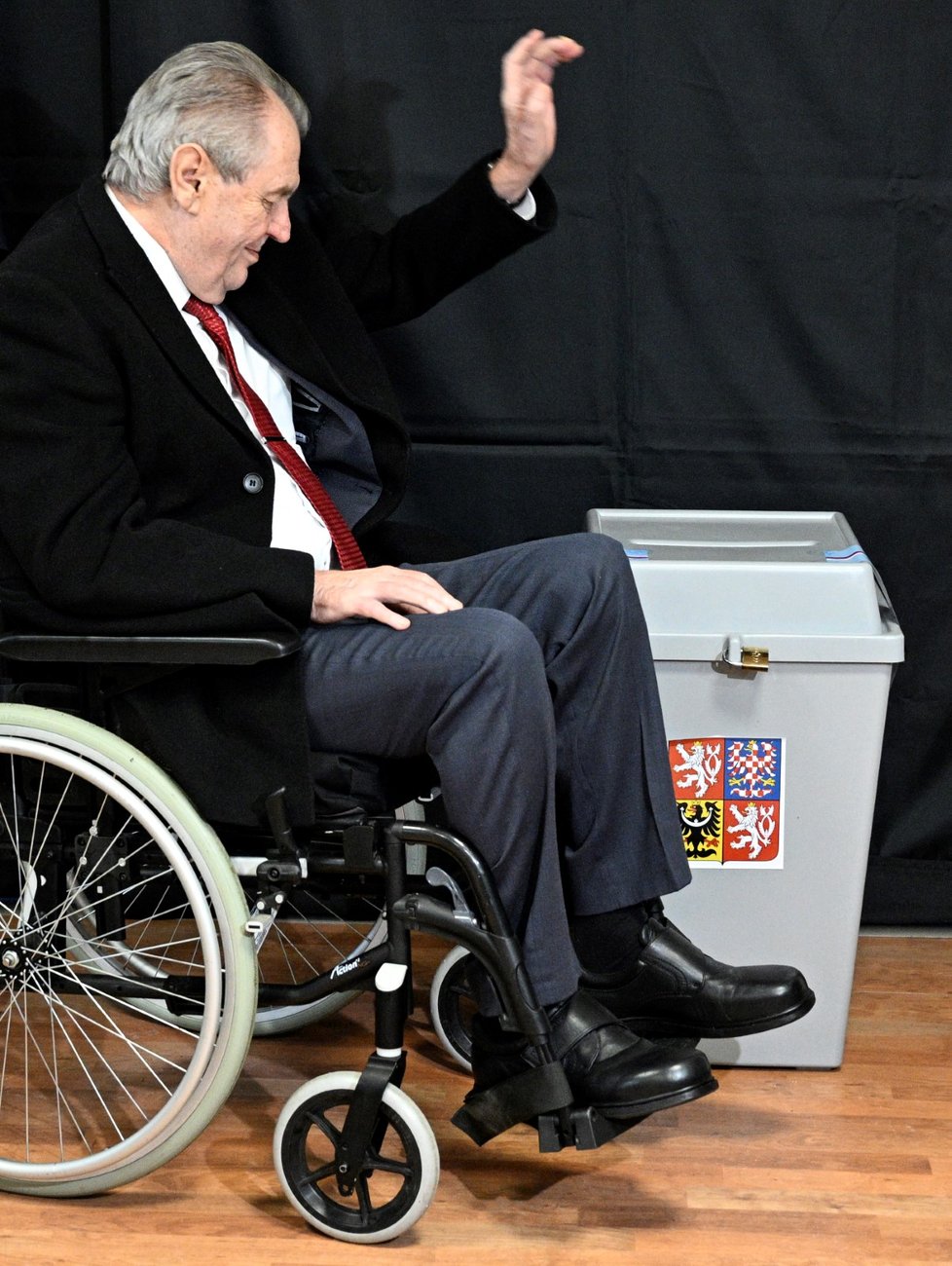 Prezidentské volby 2023: Miloš Zeman volil v Lánech(27. 1. 2023)