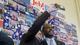 Uchazeč o republikánskou nominaci pro americké prezidentské volby Ben Carson v pátek ohlásil konec své kampaně