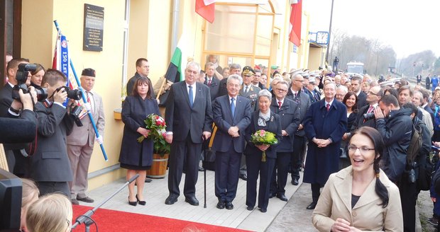 Salvy v Lánech, dětský sbor a migrace. Zeman s Fischerem řešili i uprchlíky 