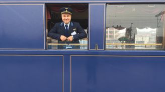Prezidentský vlak vyjel na velkou jízdu někdejším Československem. Podívejte se Prezidentský vlak vyjel na velkou jízdu někdejším Československem. Podívejte se