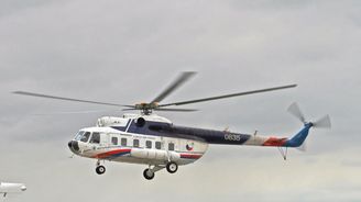 Zemanovi se zalíbilo létání vrtulníkem po Česku