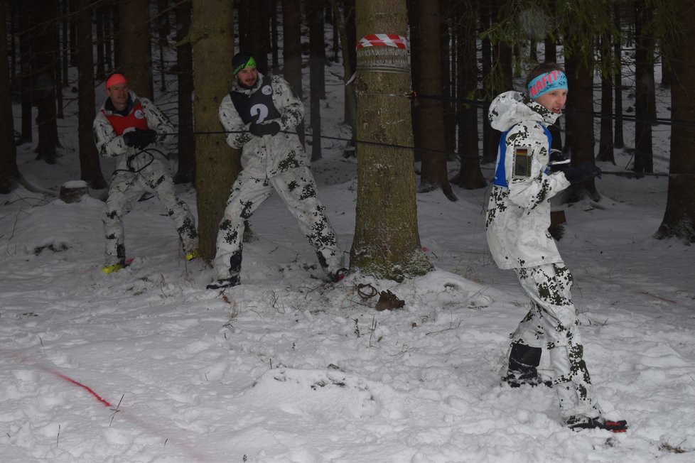 Drsný armádní závod Winter Survival probíhal v Jeseníkách.