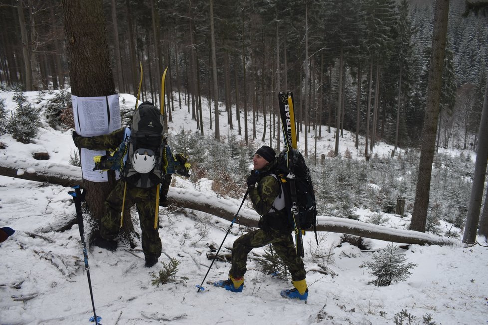 Drsný armádní závod Winter Survival probíhal v Jeseníkách.
