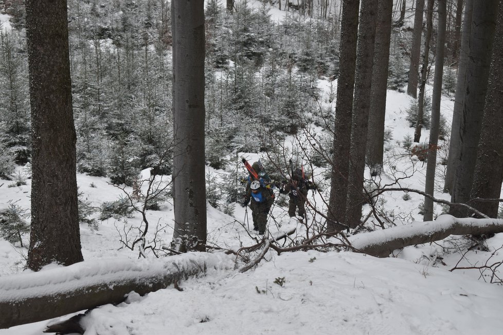 Drsný armádní závod Winter Survival probíhal v Jeseníkách.