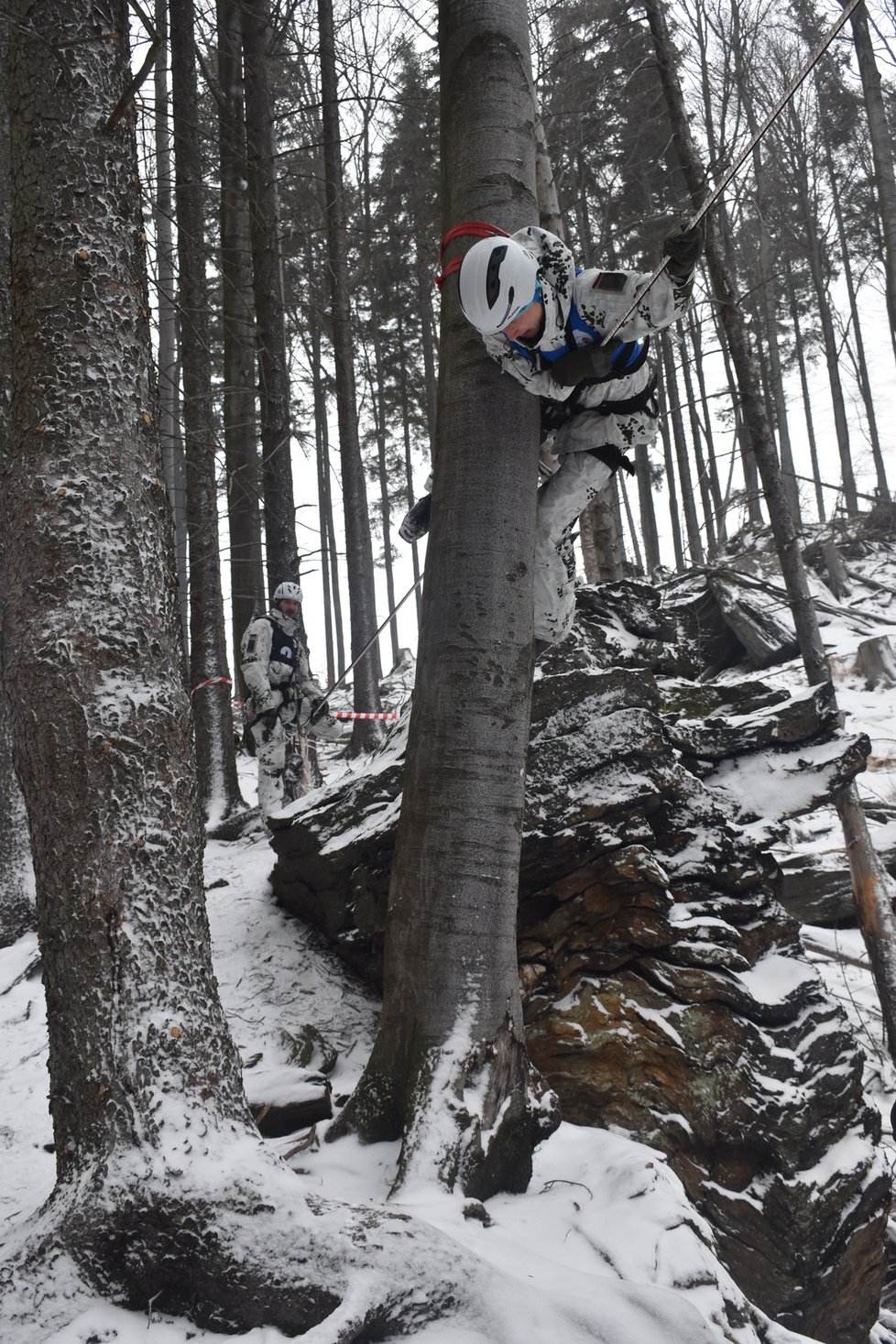 Drsný armádní závod Winter Survival probíhal v Jeseníkách.