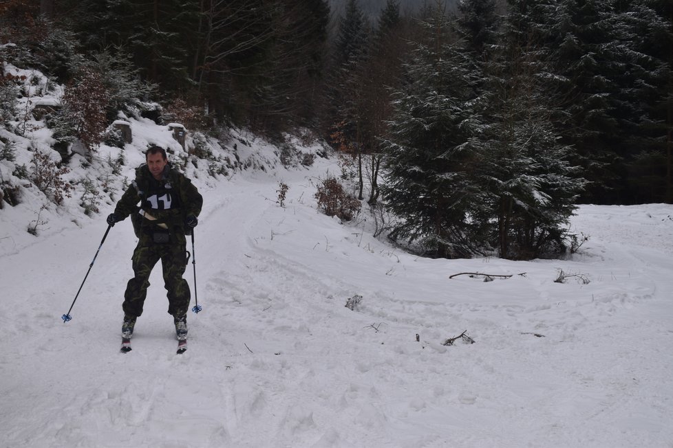 Drsný armádní závod Winter Survival probíhal v Jeseníkách.