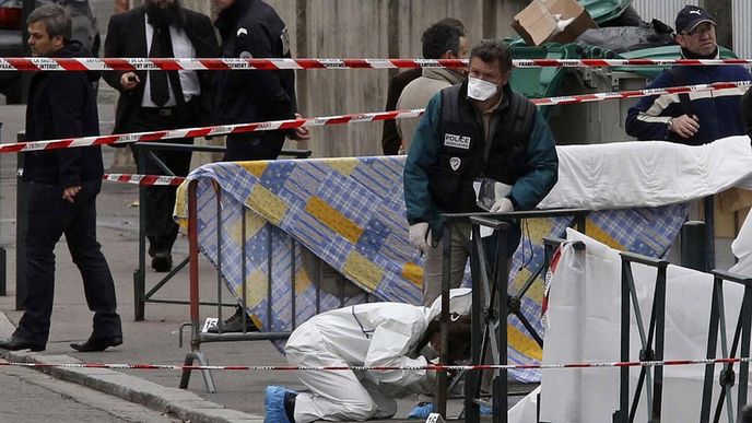 Při útoku v Paříži zemřelo 12 lidí