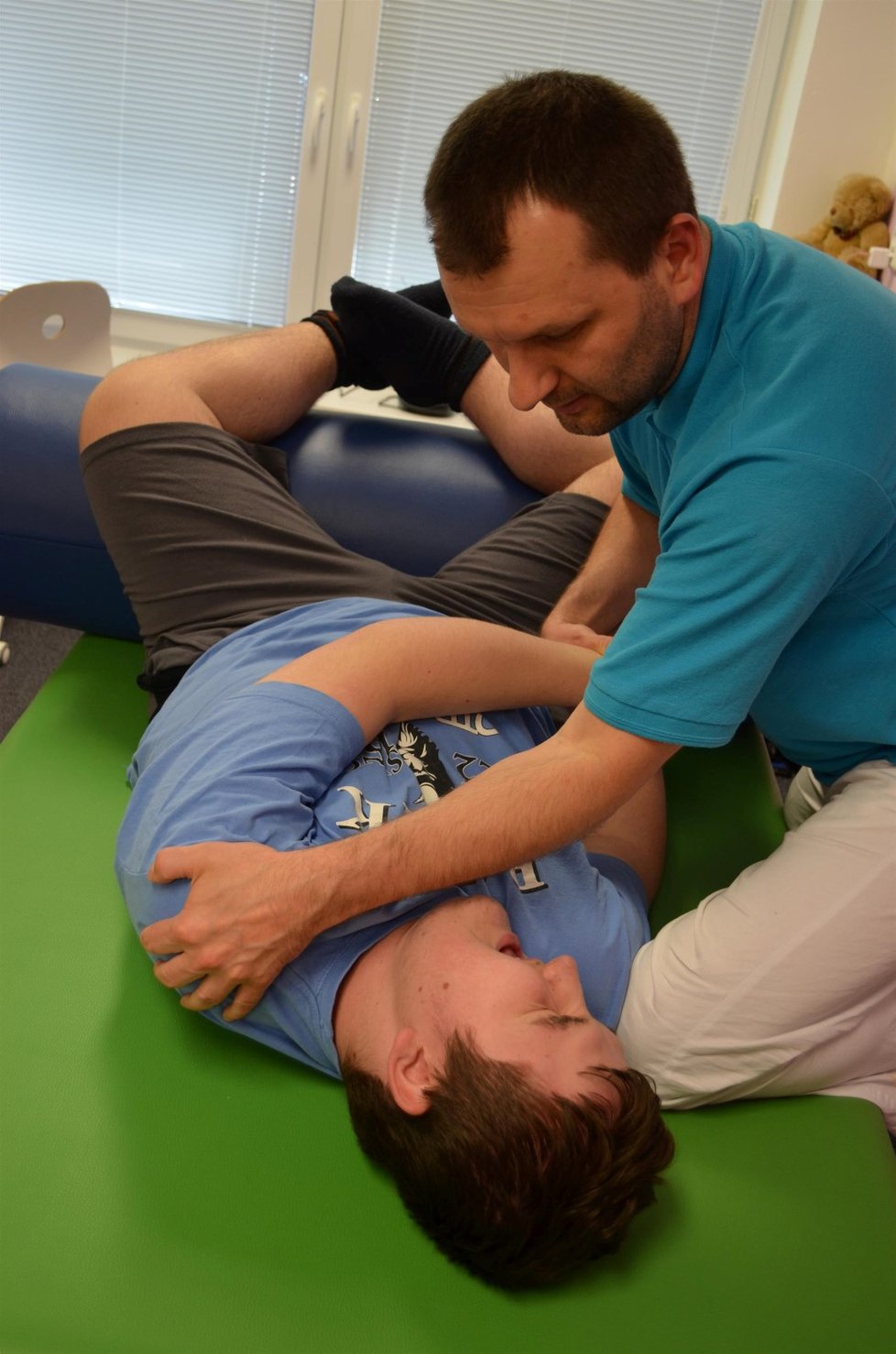 Denisovy svaly a dýchání dohromady dává zkušený fyzioterapeut Vít Navrátil. Cvičení často i bolí.