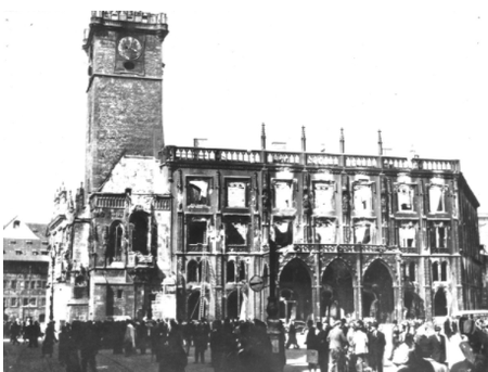 Staroměstská radnice po bojích Pražského povstání