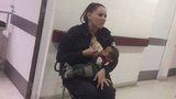 Tohle je ta pravá hrdinka! Policistka ve službě nakojila podvyživené dítě a zachránila mu život