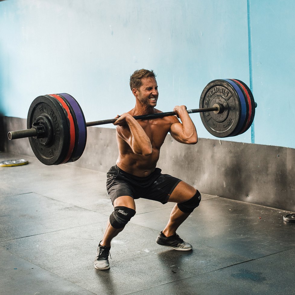 Její manžel Drew se živí jako fitness trenér a na své postavě maká každý den