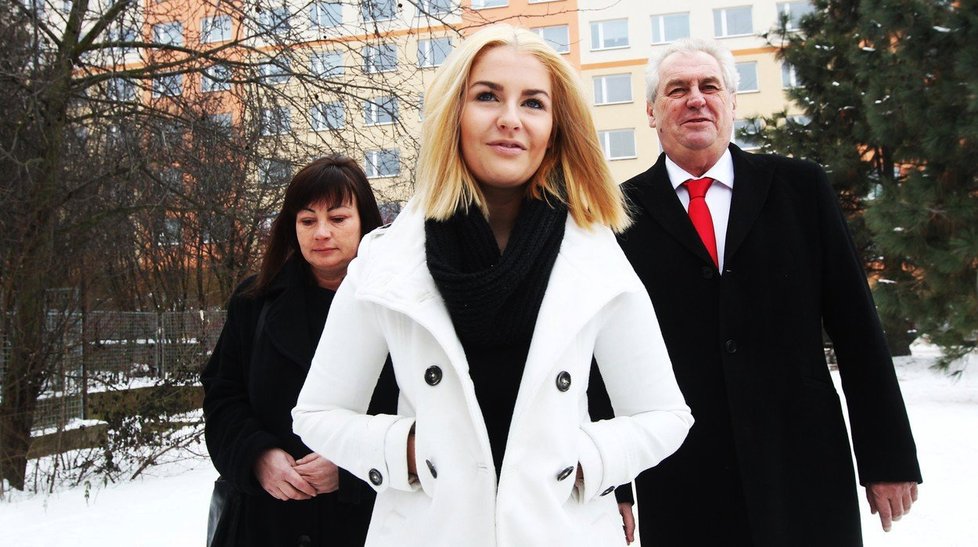 Před prvními prezidentskými volbami v roce 2013 stála Ivana v pozadí své dcery Kateřiny.