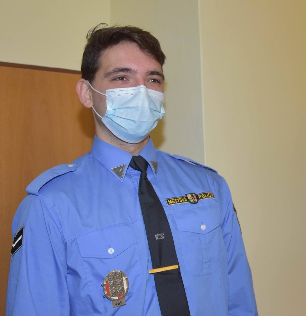 Strážník ze služebny Plzeň-střed Tomáš Braun (25)