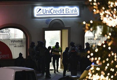Pachatel mezi svátky přepadl banku v Příbrami