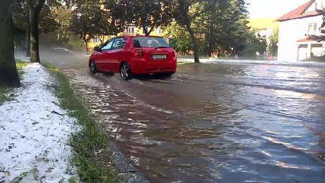 Kroupy a přívalové deště zasáhly Příbram.