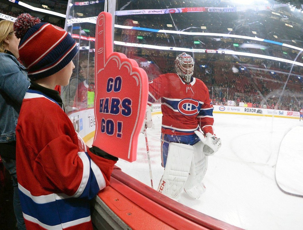 Gólman Montrealu Carey Price rád dělá dětem radost