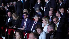 Státní vyznamenání: Vpravo Petr a Jana Nečasovi (28.10.2026)