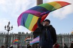 Pochod Pride v Petrohradě, 2017. Dnes už jsou takové zakázané.
