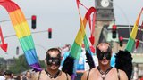 Ovlivňují čeští gayové módu celebrit?