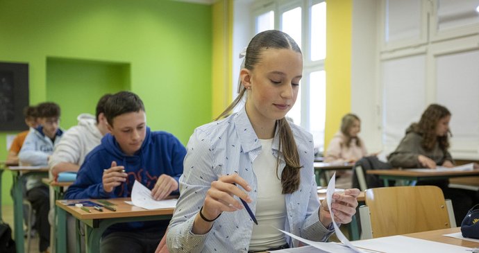 Studenti se budou potit u zkoušek, ale bez nejsložitějších výpočtů.
