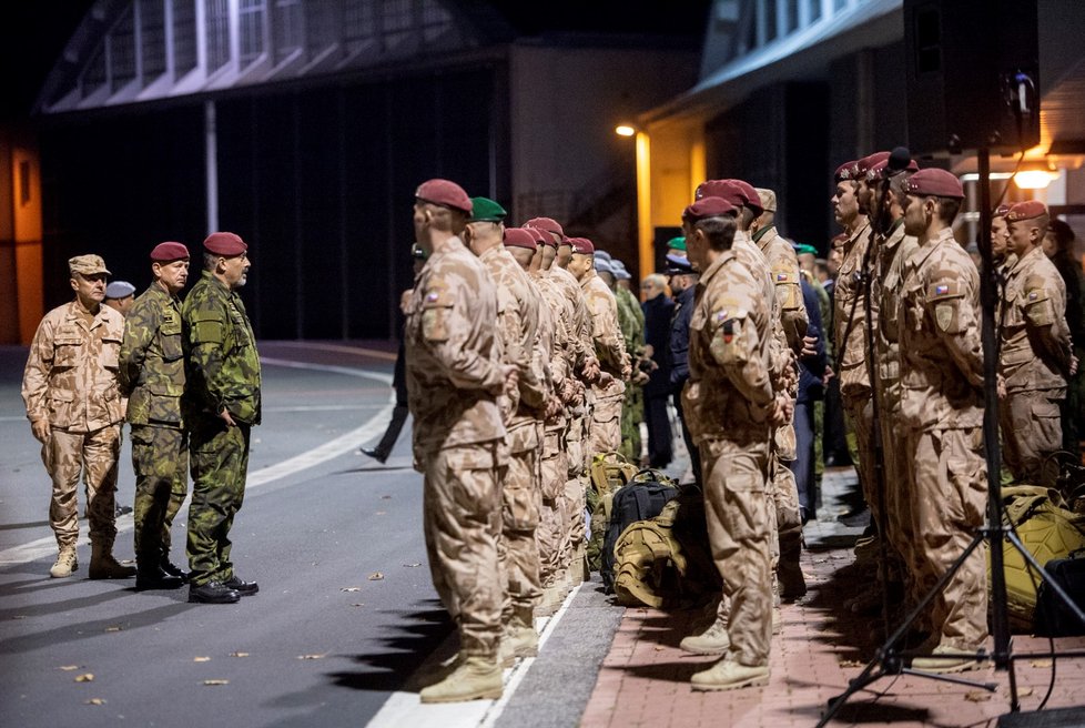 Armádní speciál dopravil na letiště Praha-Kbely 24. října 2018 z Afghánistánu do Česka tělo zastřeleného vojáka Tomáše Procházky