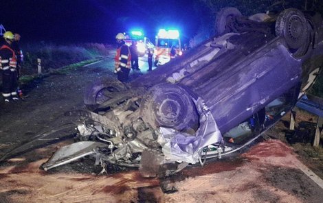 Loni v opilosti převrátil vůz na střechu. Loni v opilosti převrátil vůz na střechu.
