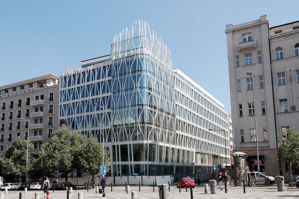 Květinový dům, tedy The flow building je dokončen. Na podzim v něm bude otevírat Primark (28.5.2020)