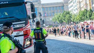 Co vám (ne)uteklo: Primark otevřel, realitní bublina se nafukuje, bitcoinu věští další růst