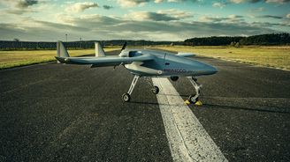 Český výrobce dronů zbrojí: chystá továrnu, hangár a spalovací novinku. Poprvé sklidil zakázky za miliardu Český výrobce dronů zbrojí: chystá továrnu, hangár a spalovací novinku. Poprvé sklidil zakázky za miliardu