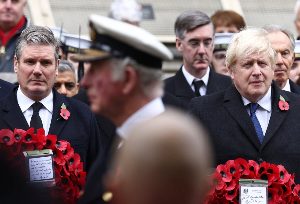 Princ Charles a Boris Johnson na Remembrance Dayi